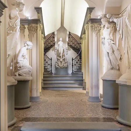 Classy Nest In A Historical Palace Florence