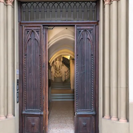 Apartman Classy Nest In A Historical Palace *